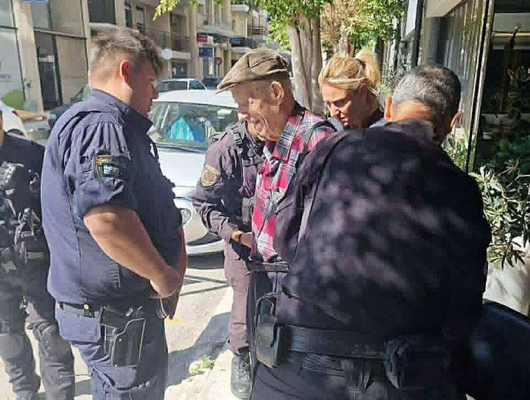 89χρονου σε ΕΦΚΑ