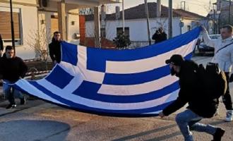Κατανιές ελληνική σημαία