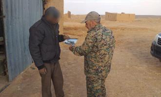 ο Ελεύθερος Συριακός Στρατός μοιράζει φυλλάδια για την επίθεση στην al-Tanf 