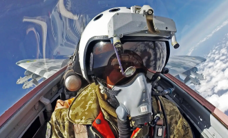 πιλότος ουκρανικού MiG-29 εν πτήσει