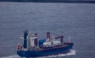 φορτηγό πλοίο με γαλλικά στρατιωτικά σκάφη περιπολίας για την Ουκρανία
