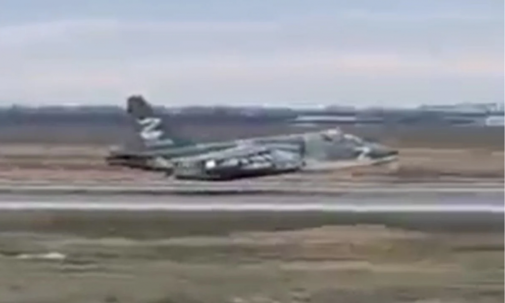 ρωσικό Su-25 προσγειώνεται χωρίς εξοπλισμό
