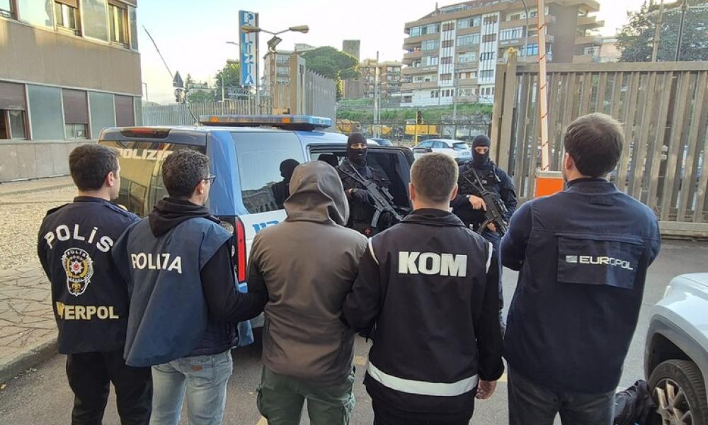 ΕΚΤΑΚΤΟ-Η Ιταλική Αστυνομία συνέλαβε Τούρκους “τρομοκράτες” που ετοίμαζαν μπαράζ επιθέσεων στην Ευρώπη.