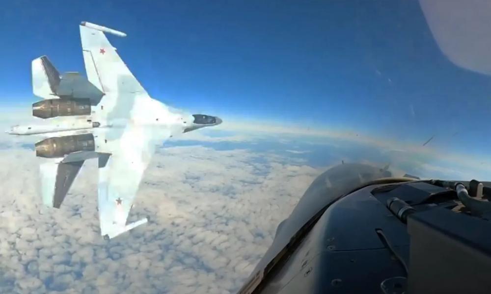 Su-35 vs F-16