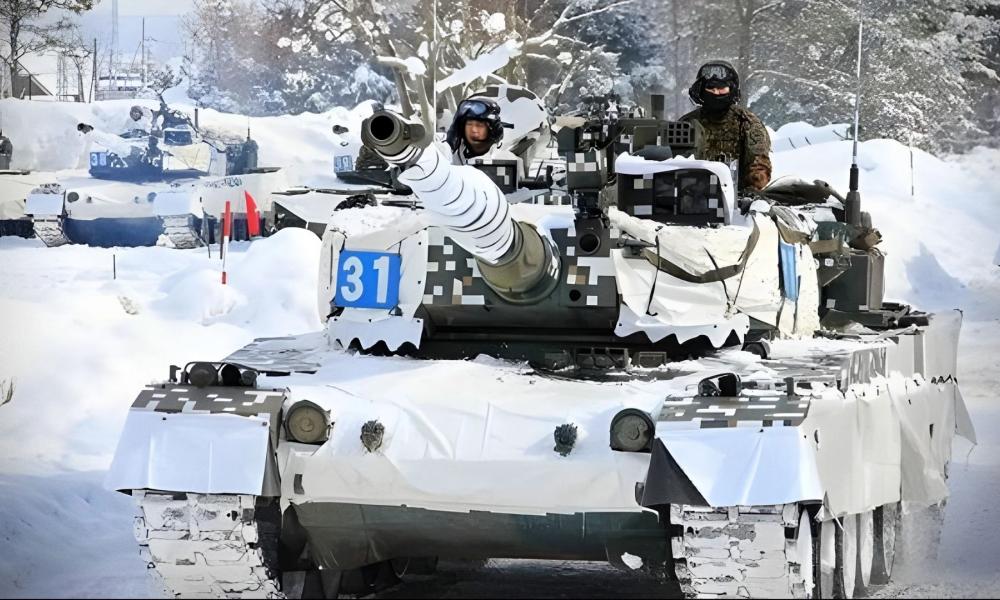 ιαπωνικό άρμα με χειμερινό καμουφλάζ