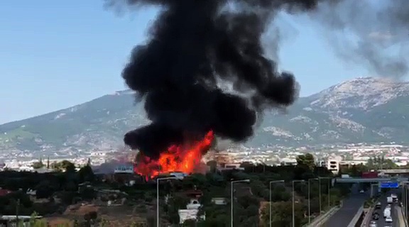 Î‘Ï€Î¿Ï„Î­Î»ÎµÏƒÎ¼Î± ÎµÎ¹ÎºÏŒÎ½Î±Ï‚ Î³Î¹Î± ÎˆÎºÏ„Î±ÎºÏ„Î¿: ÎœÎµÎ³Î¬Î»Î· Ï†Ï‰Ï„Î¹Î¬ ÏƒÏ„Î¿ ÎœÎµÎ½Î¯Î´Î¹